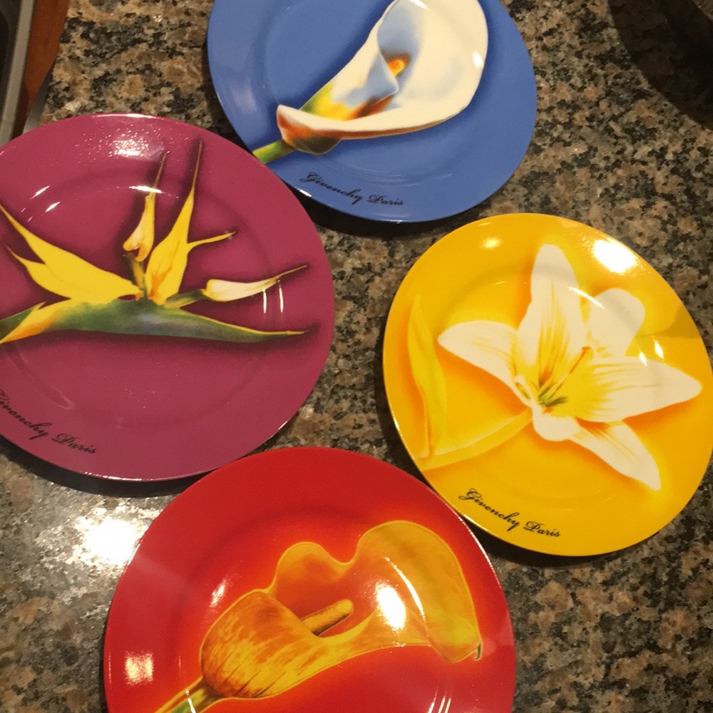 GIVENCHY PARIS Flower Plates Set